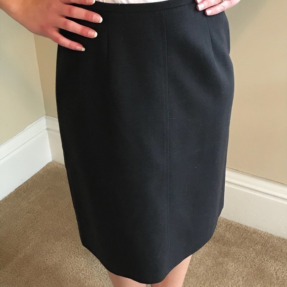 Ann Taylor Skirt Size 4 - Picture 1 of 7